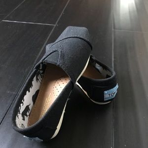 Toms for toddlers size 10